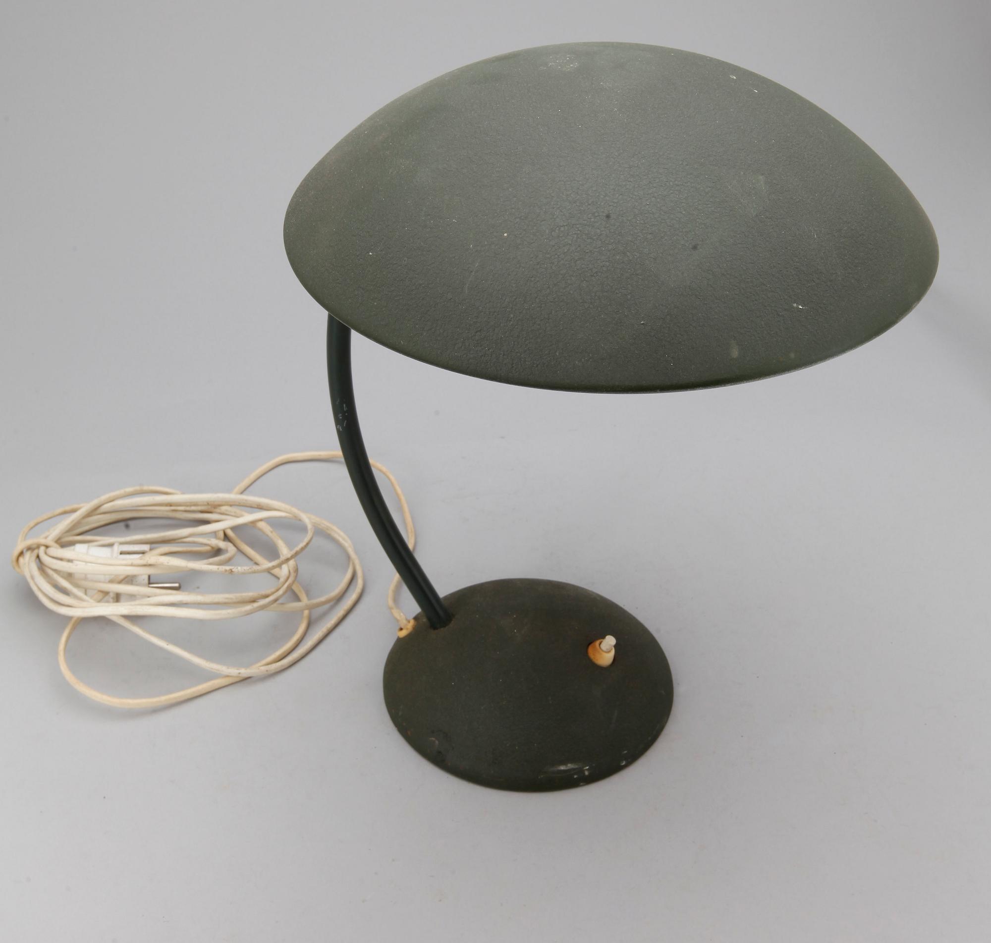 BORDSLAMPA, industri, 1900-talets första hälft.