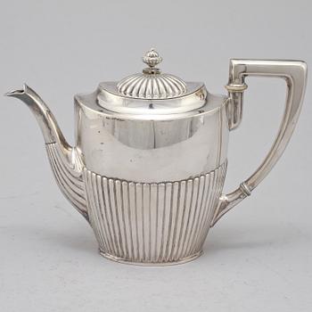 KANNA, silver, Sverige, imporstämplar samt Carl Söderqvist, Göteborg, 1920. Vikt 400 g.