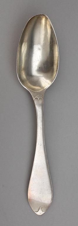 SKEDAR, silver, 7 st, Carl Petter Åberg, (1790-1831) Arboga, bl a dat 1815. Tot vikt ca 465 gram.