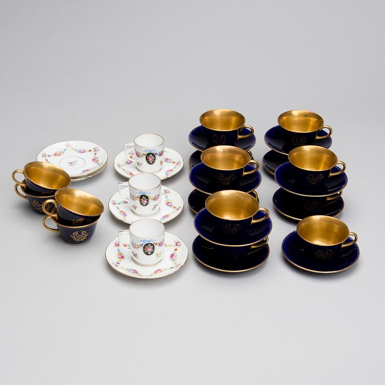 MOCCAKOPPAR, 11 + 3 st, porslin, Arabia, Finland och Dresden, Tyskland 1900-talets mitt.