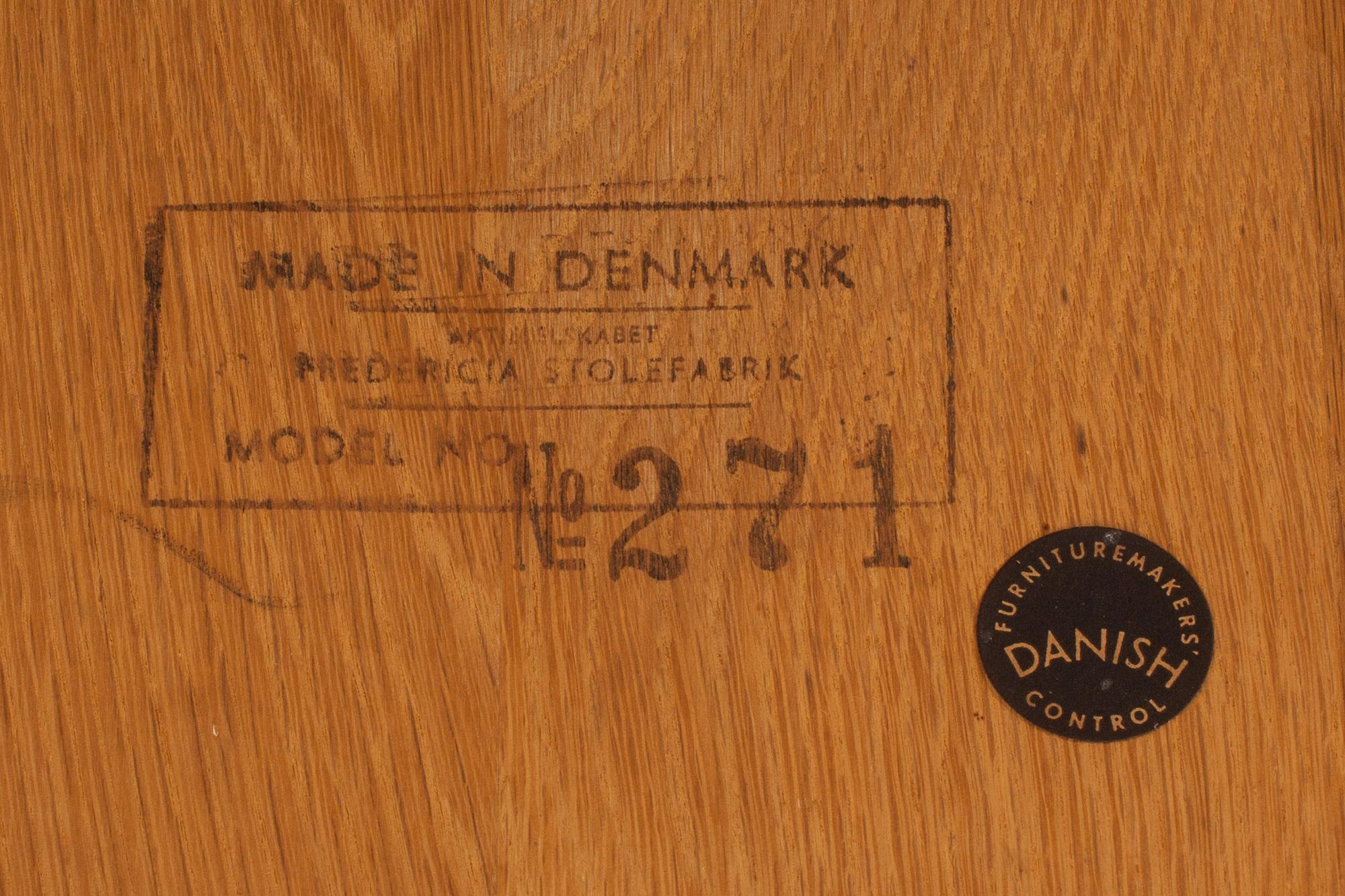 SOFFBORD, Börge Mogensen, Fredericia Stolefabrik, Danmark. 1900-talet andra hälft.
