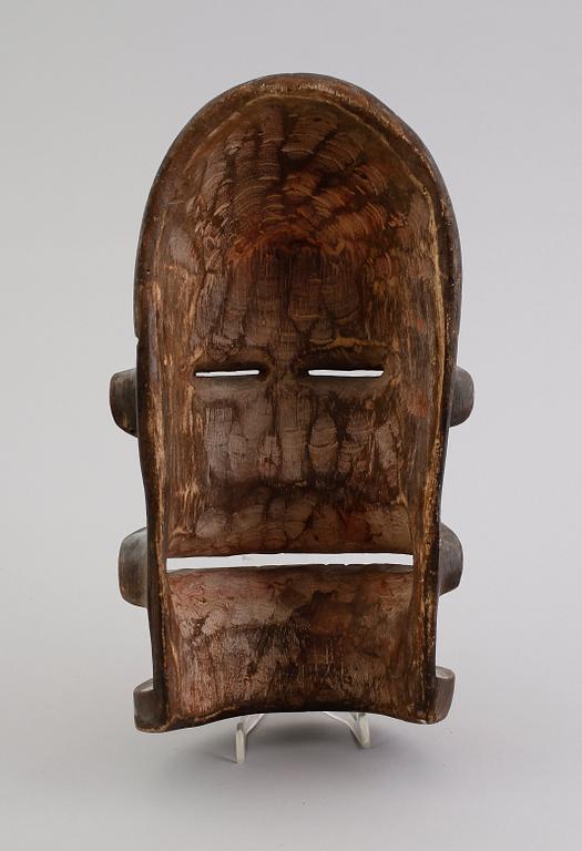 MASK, snidat trä, Tchowe, Kongo, Afrika.