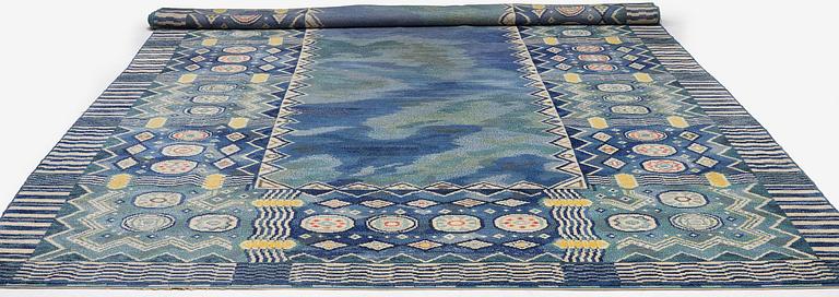 Margareta Sundbom Eichenholz, a knotted pile, 'Skogen och älven' carpet, Gävleborgs Läns Hemslöjdsförening, c. 710 x 384 cm.
