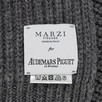 Marzi Firenze, for Audemars Piguet, mössa, halsduk, handskar.