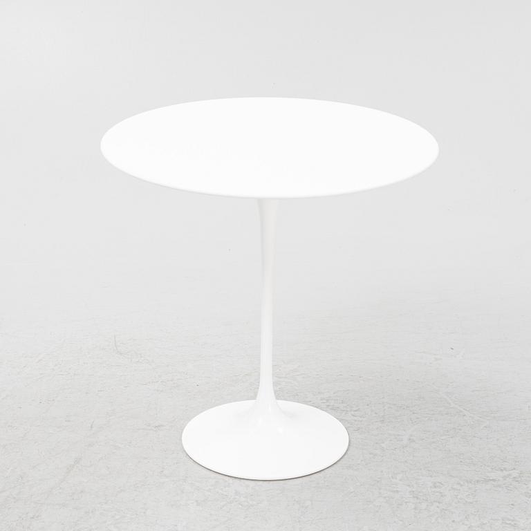 Eero Saarinen, sidobord, "Tulip", Knoll.