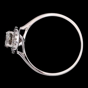 RING, 18K vitguld, diamanter tot ca 0.82 ct. Total vikt ca 3 g.