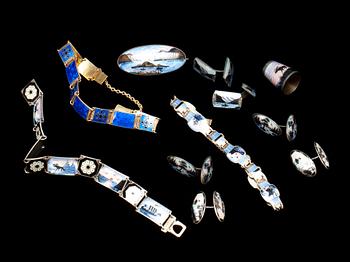 MANSCHETTKNAPPAR, ARMBAND, FINGERBORG samt BROSCH, 11 delar, sterlingsilver, bl a David Andersen, Norge, 1900-tal.