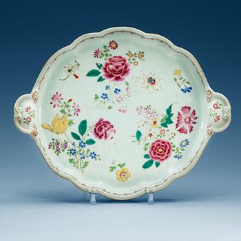 1597. A famille rose tray, Qing dynasty, Qianlong (1736-95).