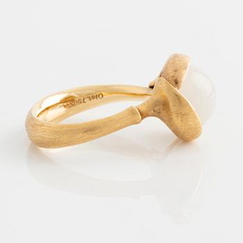 Ole Lynggaard, ring, "Lotus", 18K gold with moonstone.