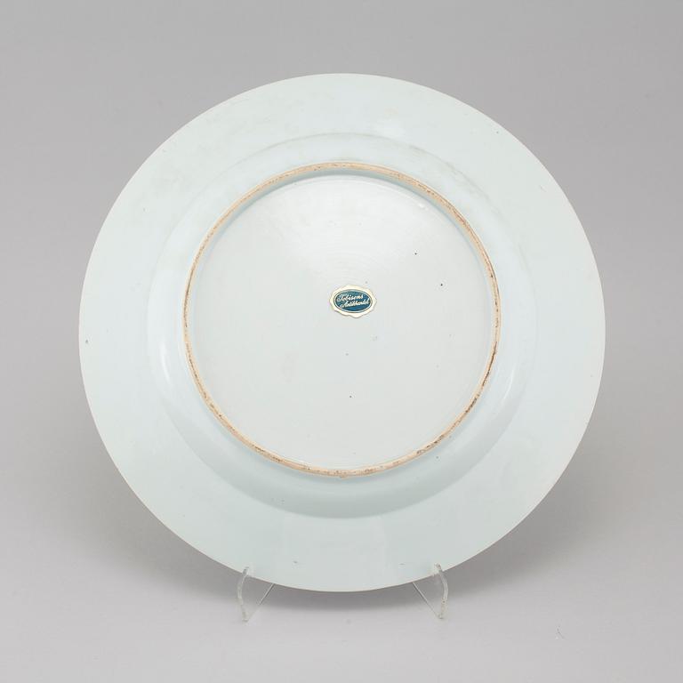 SERVINGPLATE, porslin, China, Qianlong (1736-1795).