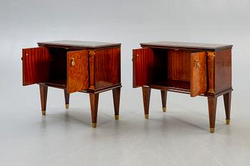 Sängbord ett par 1900-talets mitt/andra hälft.