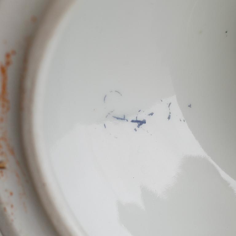 URNA, porslin, 1900-talets första hälft.