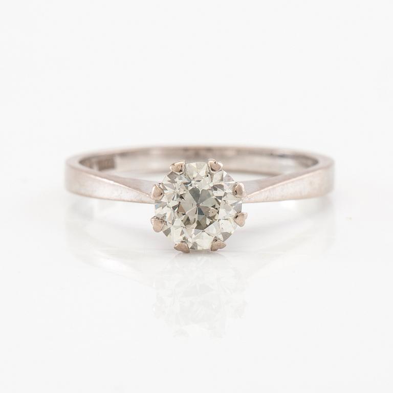 Solitaire ring in 18K white gold with a Very Faint Light Green diamond approximately 1.10 ct.