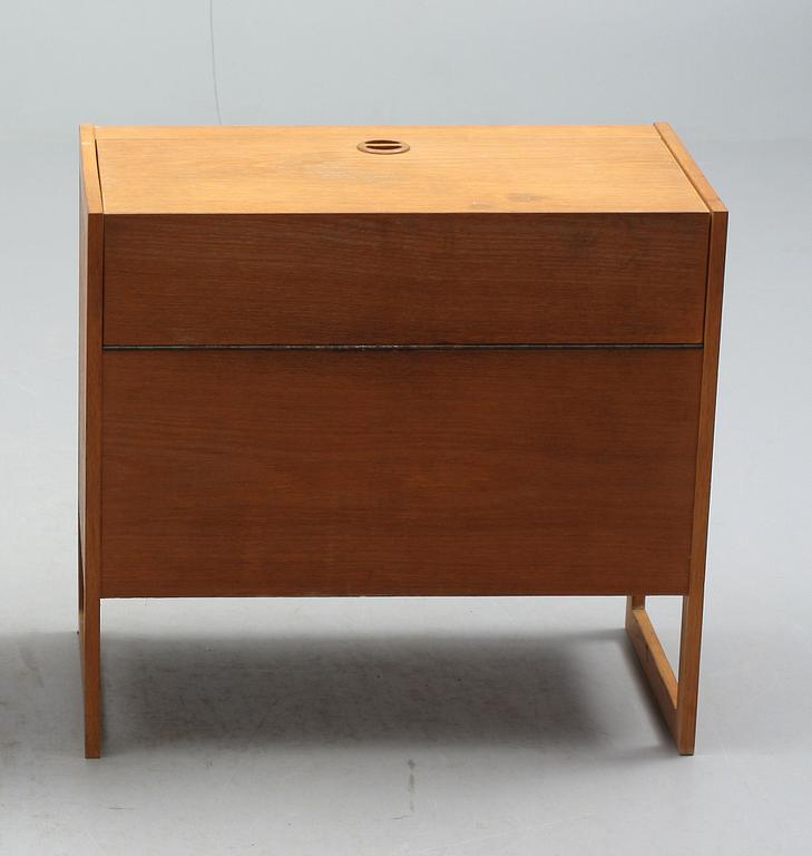 SCHATULL samt BARSKÅP, 1900-talets andra hälft.