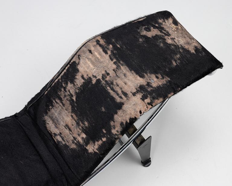 Charlotte Perriand & Le Corbusier, vilstol, "LC4", Cassina, Italien.