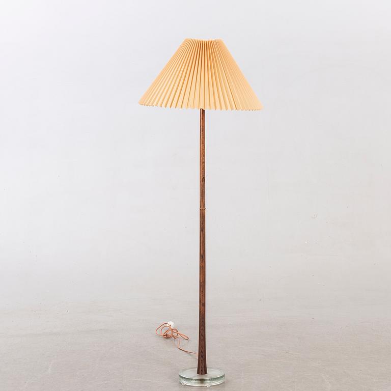 Golvlampa, 1900-talets mitt.