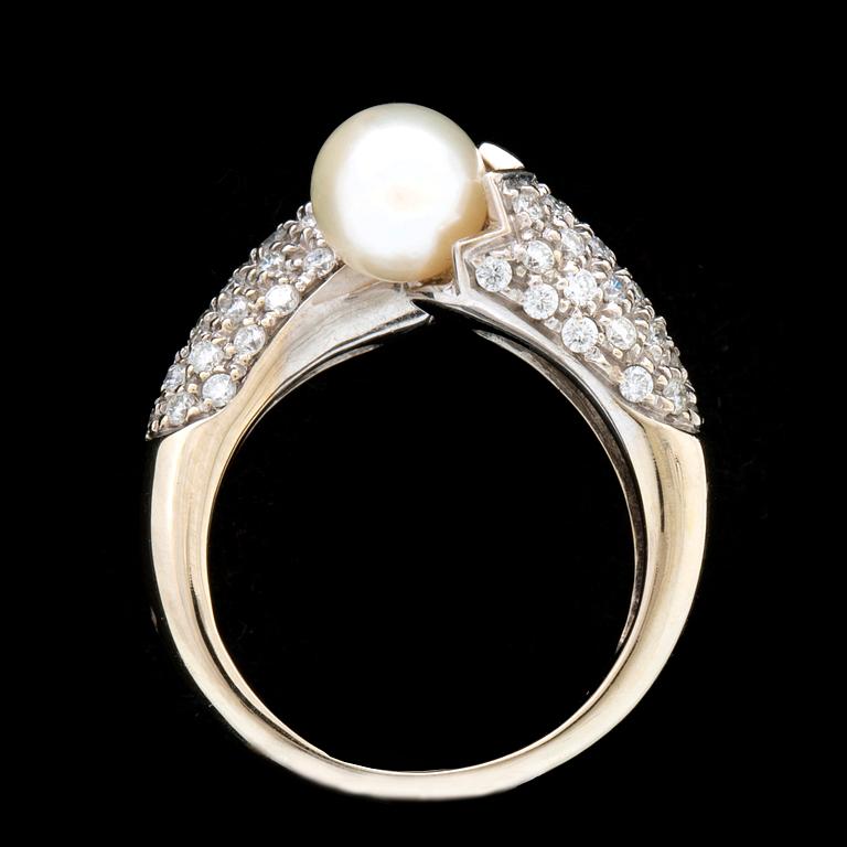 Ring 18k whitegold 2 cultured Pearls approx 7 mm and brilliant-cut diamonds approx 1 ct in total, size approx 54,5.
