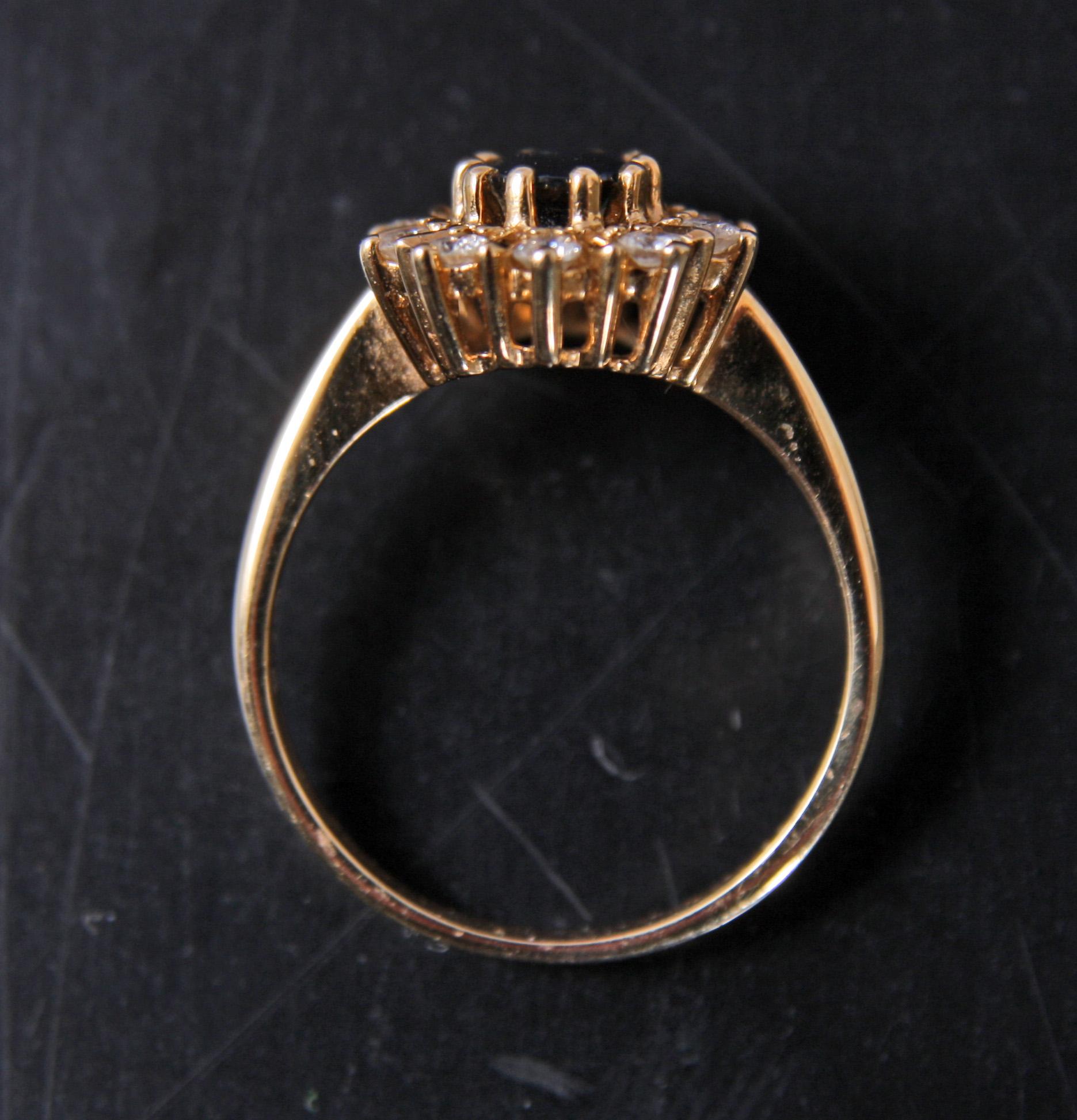 RING, guld 18 K m safir o briljanter.