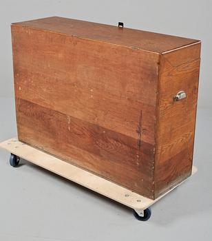 FÖRVARINGSLÅDA, omkring 1900-talets mitt.