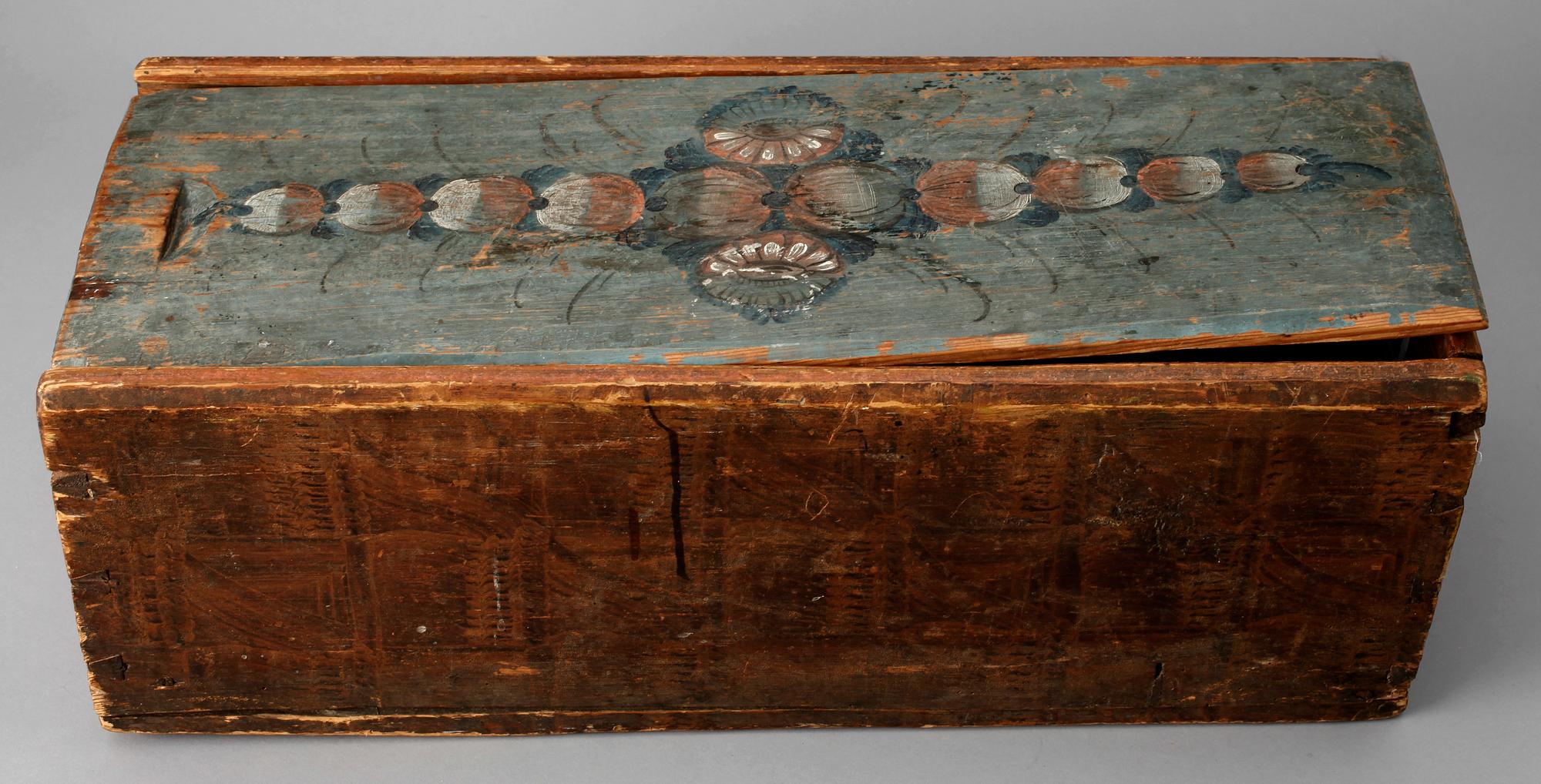 DRÄKTLÅDA, trä, allmoge, daterad 1801.