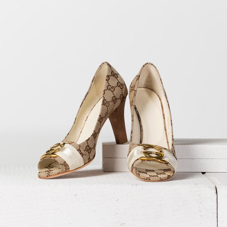 SKOR, ett par, Gucci, storlek 39.