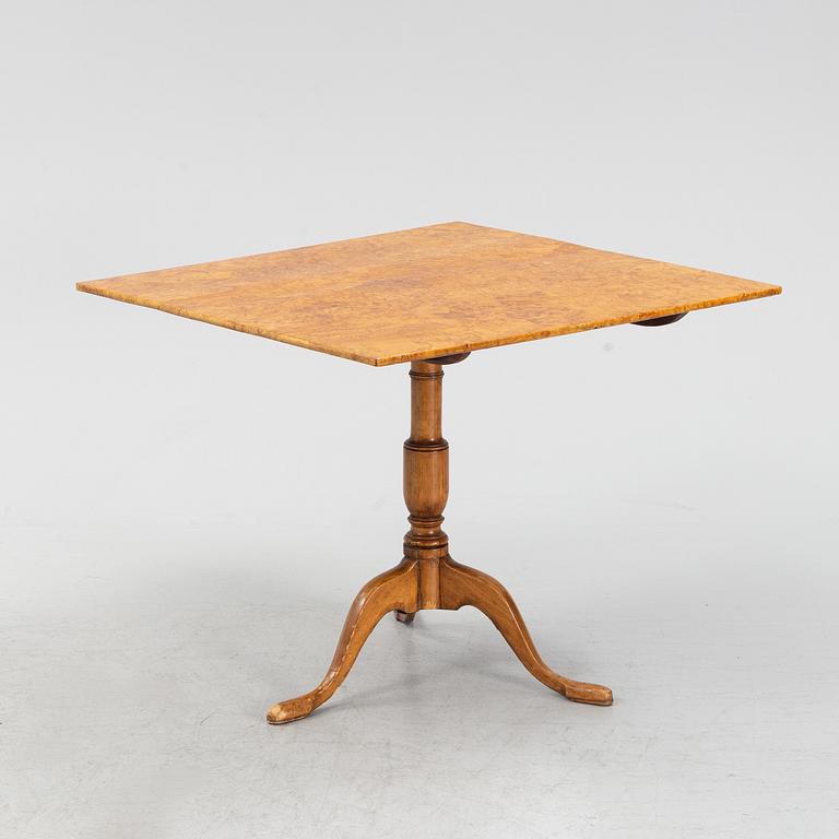 An alder root veneered table, circa 1800.