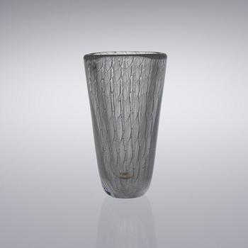 VAS, glas, "Harso KF 108", signerad K. Franck Nuutajärvi Notsjö -57.