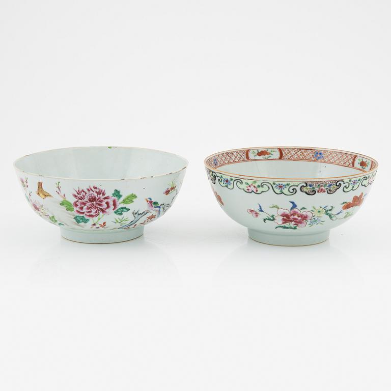 Bålskålar, två stycken, kompaniporslin. Qingdynastin, Qianlong (1736-95).