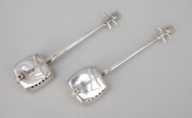 STRÖARE FÖR SALT OCH PEPPAR, sterlingsilver, Japan 1950-tal. Vikt 32 g.