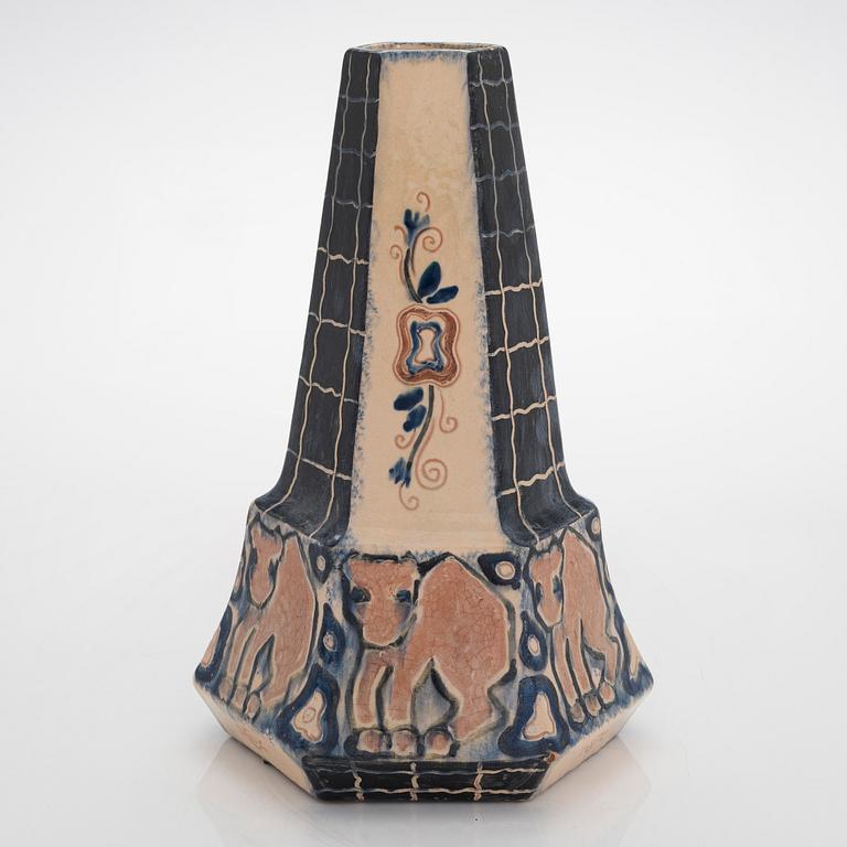 Emil Rekola, a 1920s ceramic vase, Kupittaan Savi.