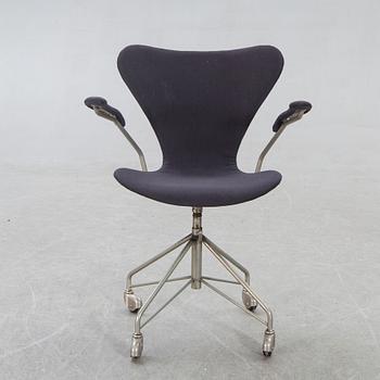 Arne Jacobsen, skrivbordsstol "Sjuan" Fritz Hansen 1958.