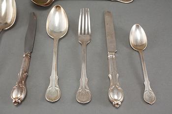BESTICKSERVIS, 89 delar, silver och stål, 1900-talets första hälft, total vikt 4960 g.