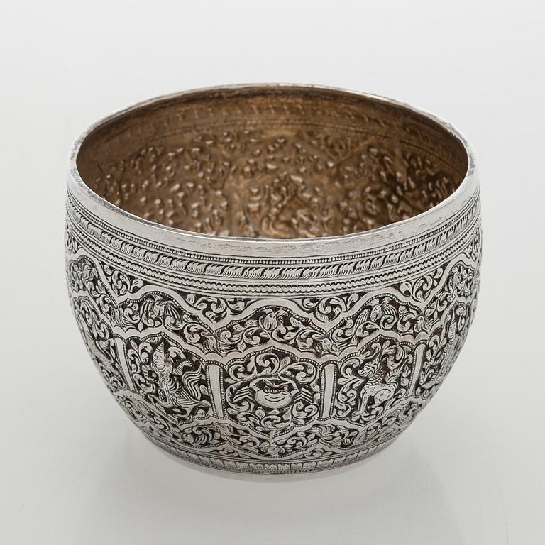 An Asian  silver bowl, Finnish import marks Helsinki 1969.