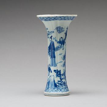 A blue and white vase, Qing dynasty, early 18th Century.