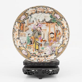 A famille rose 'Rockefeller-pattern' cup with stand, Qing dynasty, Qianlong (1736-95).
