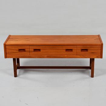 SIDEBOARD, AB Glas och Trä, Hovmantorp, 1900-talets tredje kvartal.