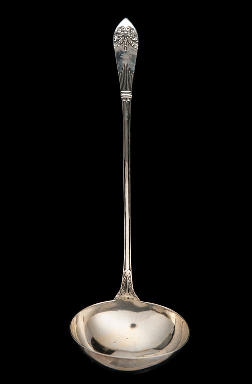 SOPPSLEV, silver, C.G.Hallberg, Stockholm 1903. Vikt 260 g.