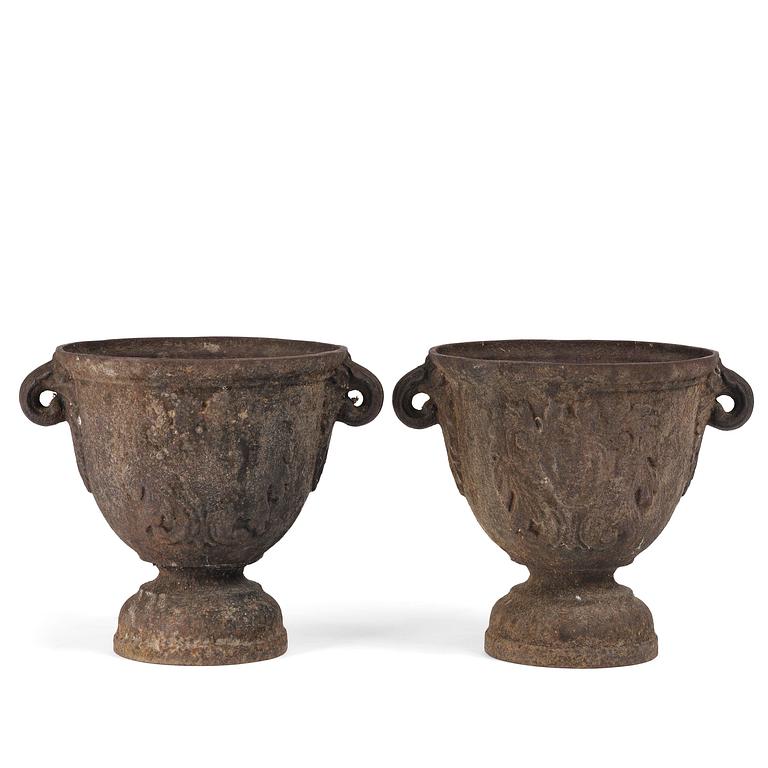 A pair of Swedish baroque cast-iron urns, circa 1700.