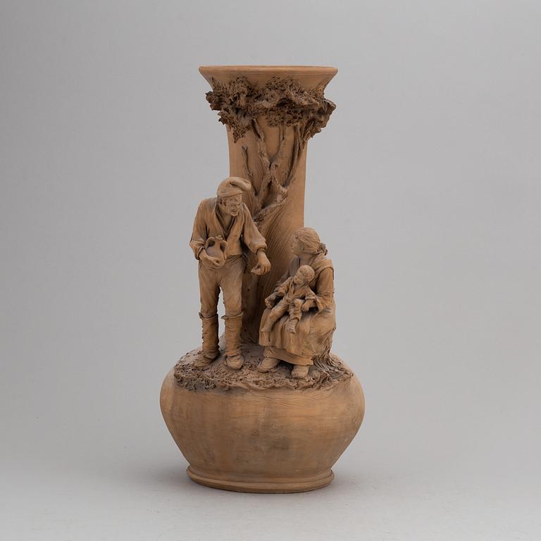 GIUSEPPE VACCARO CALTAGIRONE, skulptur med vas, terracotta, signerad.