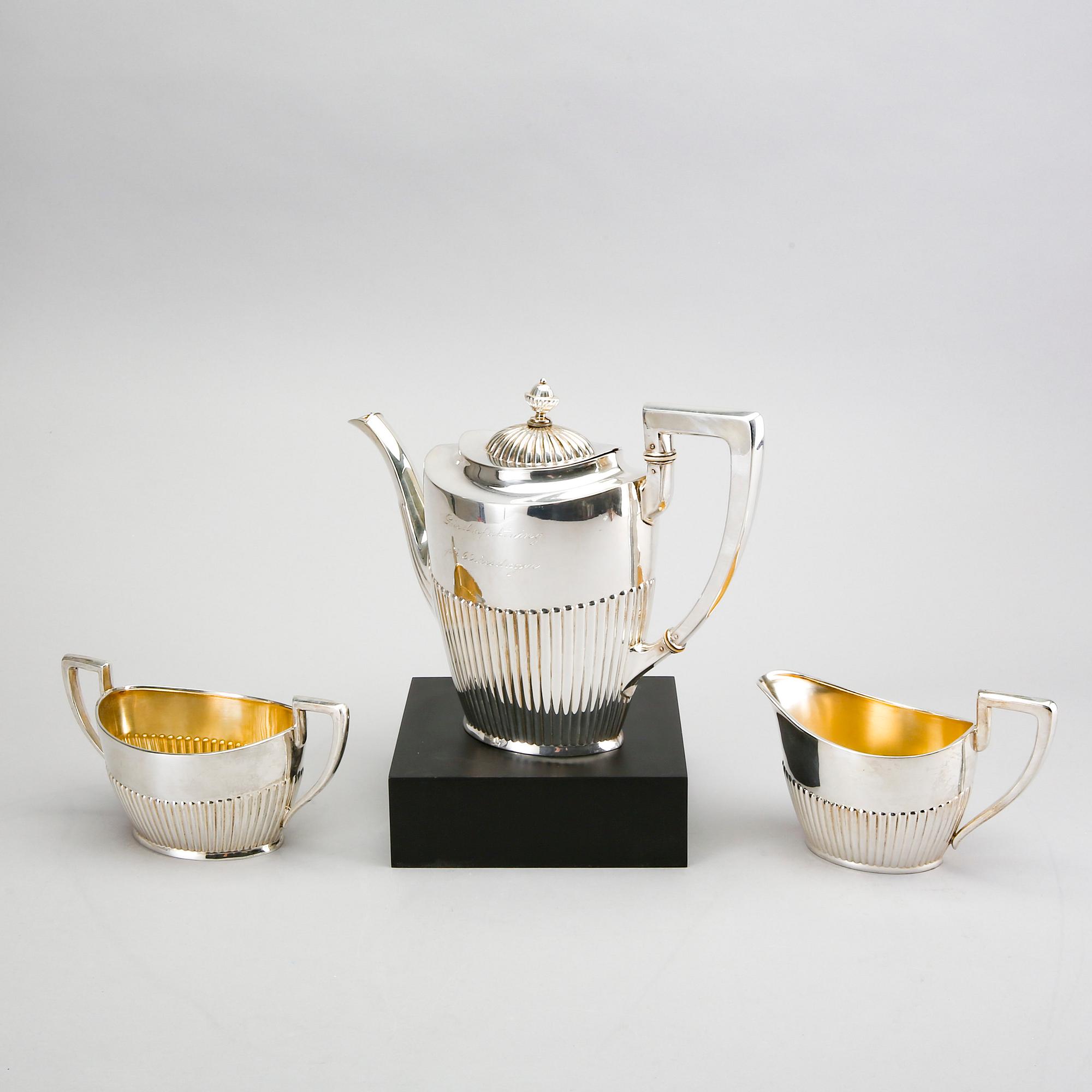 A Swedish 20th century 3 pcs silver coffee service mark of G Svensson Kalmar 1918 total weight ca 960 gr.