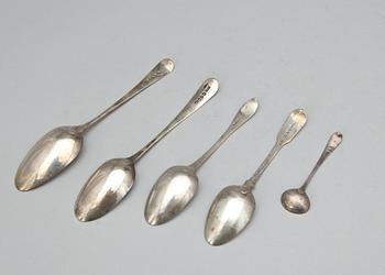 SKEDAR, 4 st samt SOCKERSKED, silver, bl a London 1803,  England 1800-talets början. Totalvikt ca 183 gram.