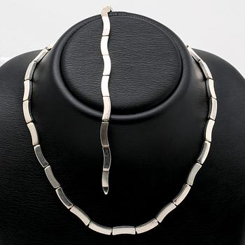 Silver necklace and bracelet, sterling silver.