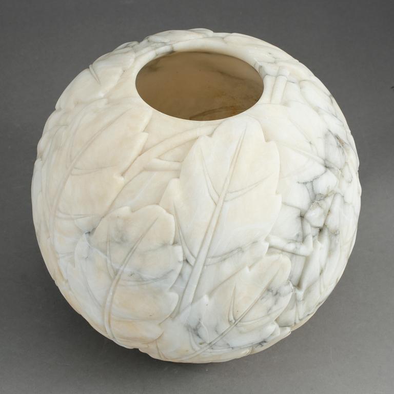 VAS, alabaster. Sannolikt Italien, 1900-tal.