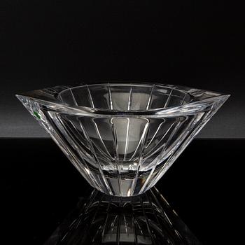 JAN JOHANSSON, two signed Orrefors glass bowls. Models. 21th century.