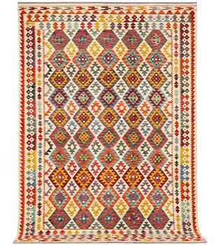 A Kilim carpet, c. 298 x 205 cm.