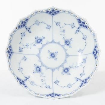 Royal Copenhagen 9 service pieces.