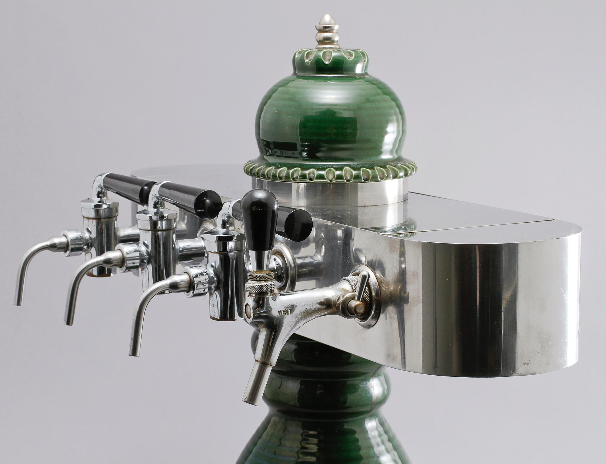 ÖLTAPP, keramik och vitmetall, 1900-talets slut.