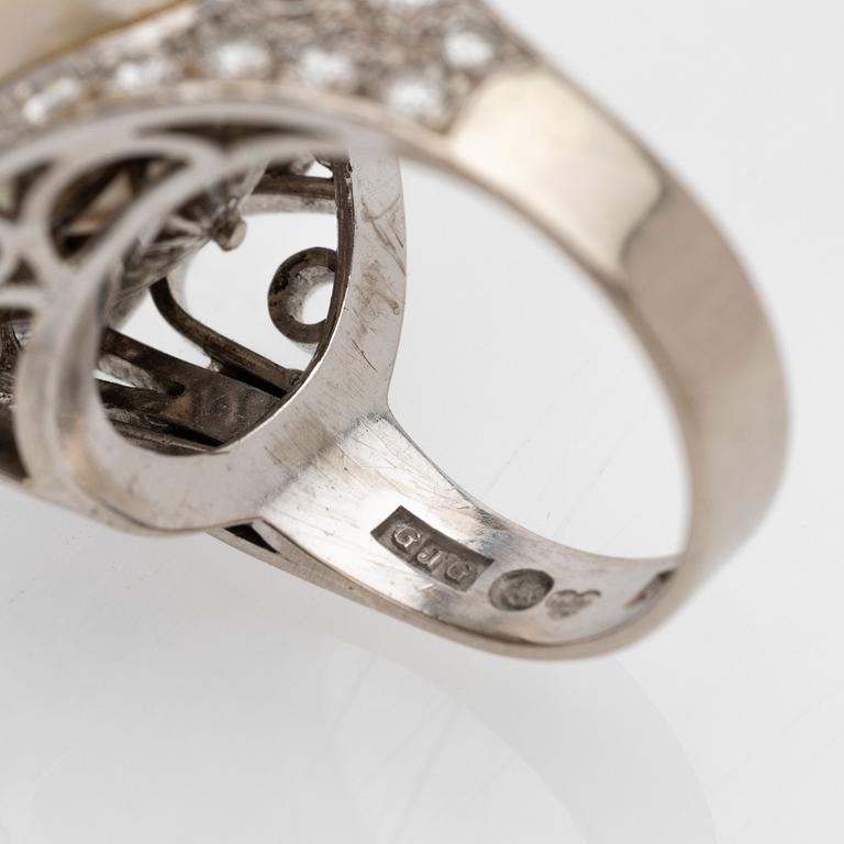 Jürgen Girgsdies, ring, 18K, diamanter, pärla, Stockholm, 1977.
