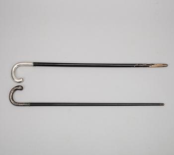 PROMENADKÄPPAR, 2 st, silverhandtag, Koivula, Viborg 1924, Kultakeskus Tavastehus 1944.