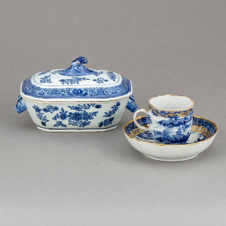 TERRIN samt KOPP med FAT, porslin, Qingdynastin, Kina, Qianlong (1736-95).